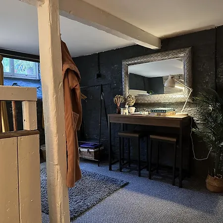 Charming Two-Bedroom Apartment, One Drake Road, Tavistock Tavistock  Exterior photo