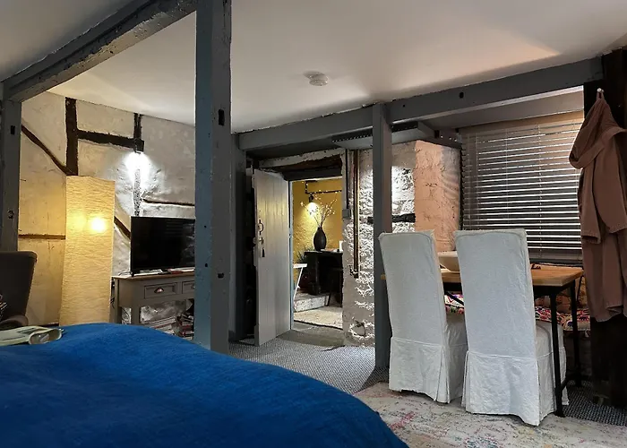 Charming Two-Bedroom Apartment, One Drake Road, Tavistock