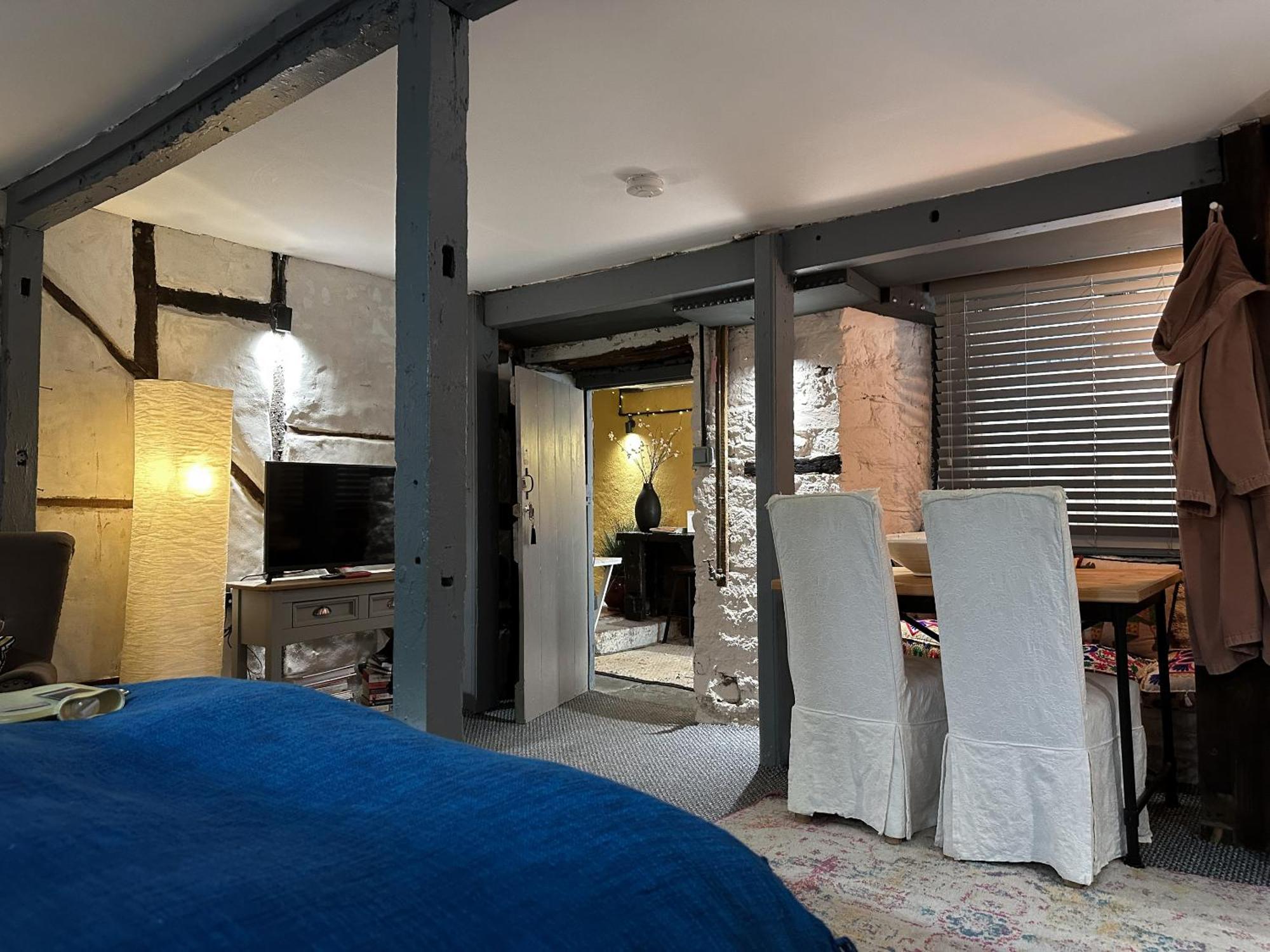 Apartment Charming Two-bedroom Apartment, One Drake Road, Tavistock *
